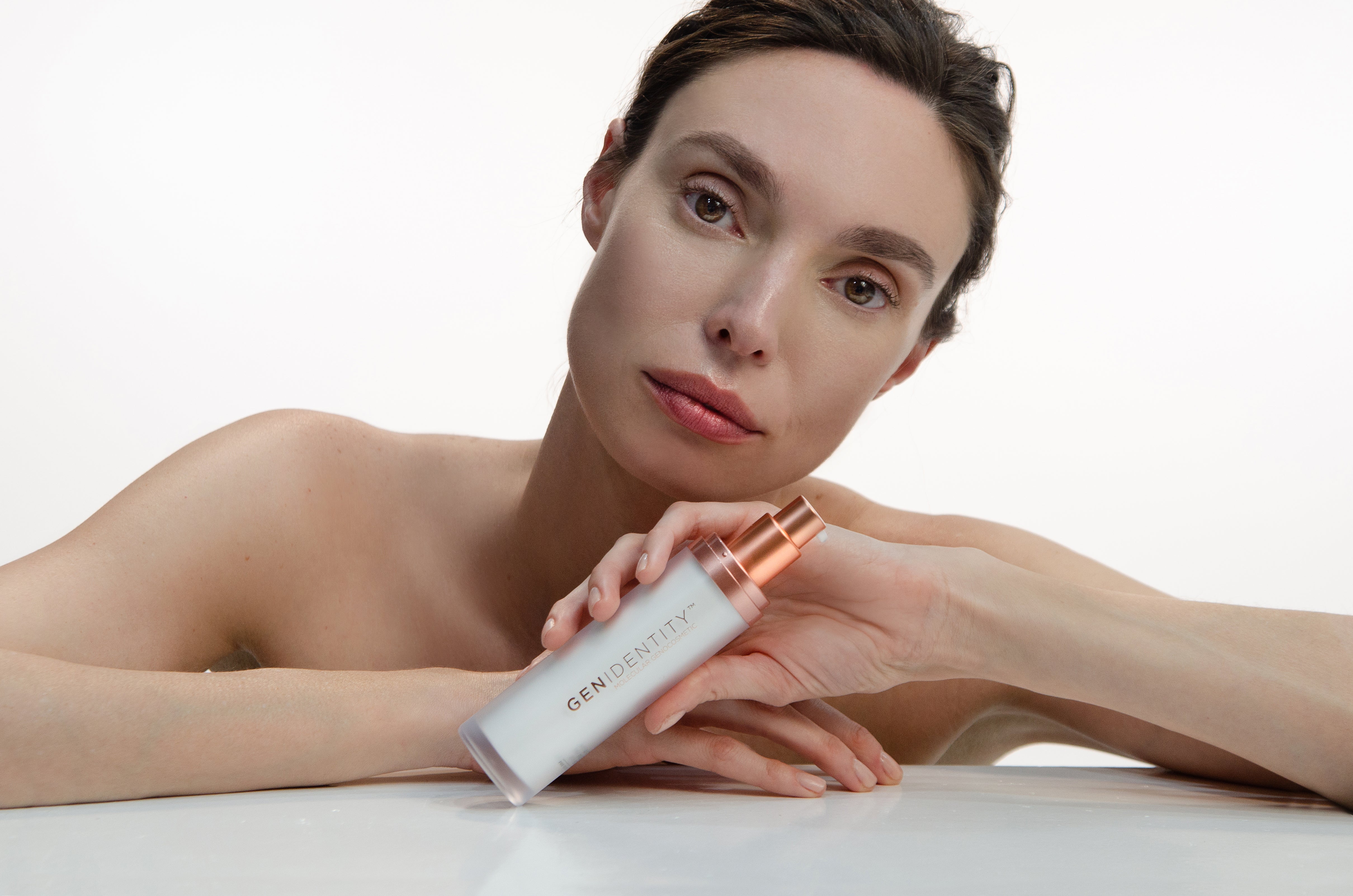 GENIDENTITY - Antiaging Pre-Serum Booster - Sérum booster à l'acide hyaluronique